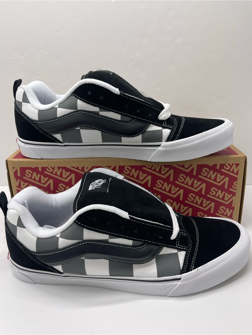 Vans Men’s Sz 13 Knu Skool MEGA CHECK GRAY/BLACK
VN000D22239 Sneakers Skate